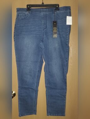 DG2 by Diane Gilman Classic Dark Blue Skinny Jeans